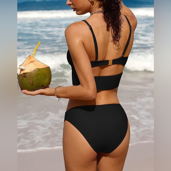 NWT O-Ring Detail Bikini - Picture 5 of 12